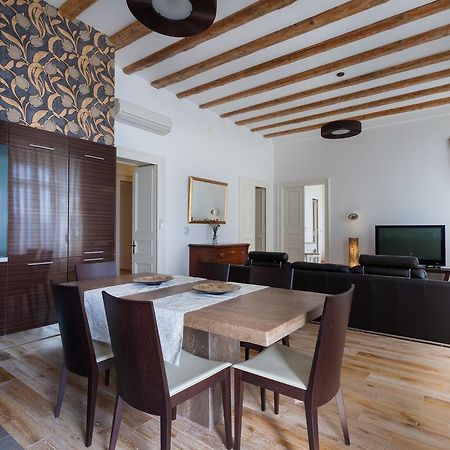 Luxury Beachfront Apartment Banje ドゥブロブニク エクステリア 写真