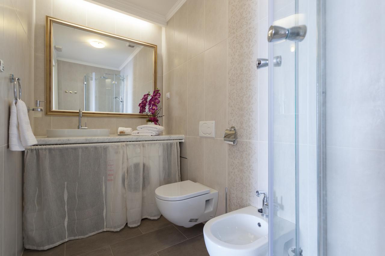 Luxury Beachfront Apartment Banje ドゥブロブニク エクステリア 写真