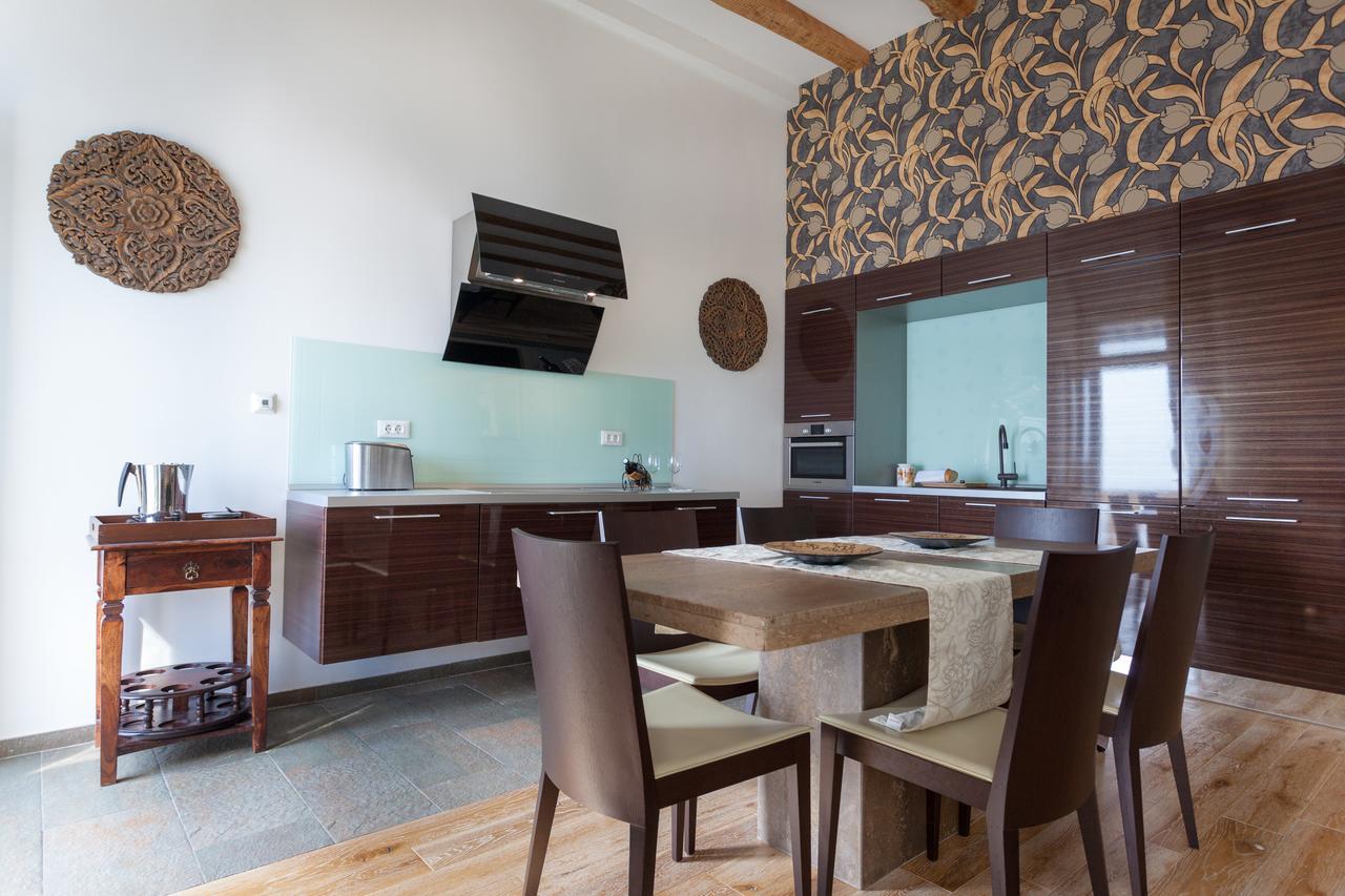 Luxury Beachfront Apartment Banje ドゥブロブニク エクステリア 写真